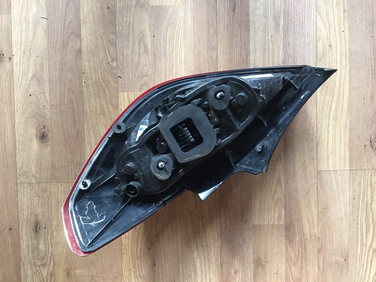 VAUXHALL CORSA D PASSENGER'S SIDE N/S REAR LIGHT 13242813 3 DOOR 2007 20145