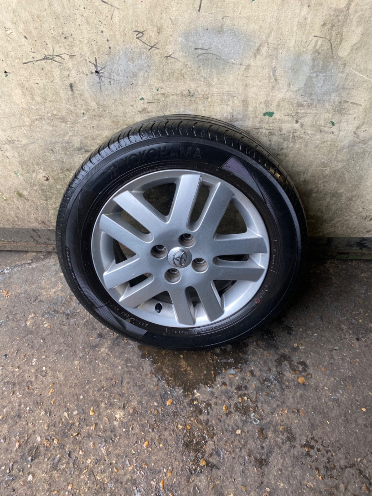 TOYOTA YARIS MK2 ALLOY WHEEL 15'' PZ406 B0675 ZC WITH TYRE 185X60X15 2006 20112
