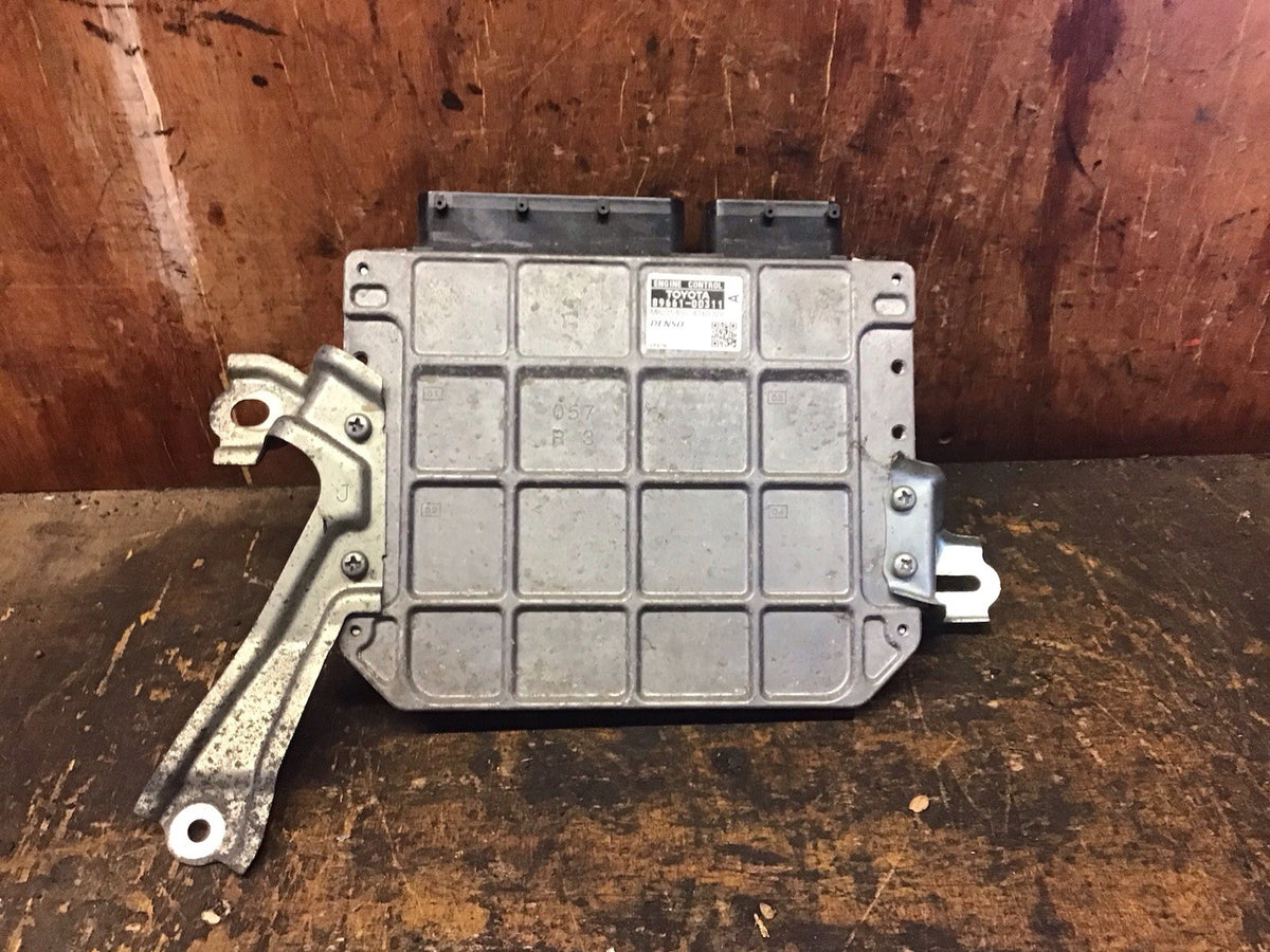 TOYOTA YARIS MK2 1.3 PETROL ECU 89661 0D311 2006 20110