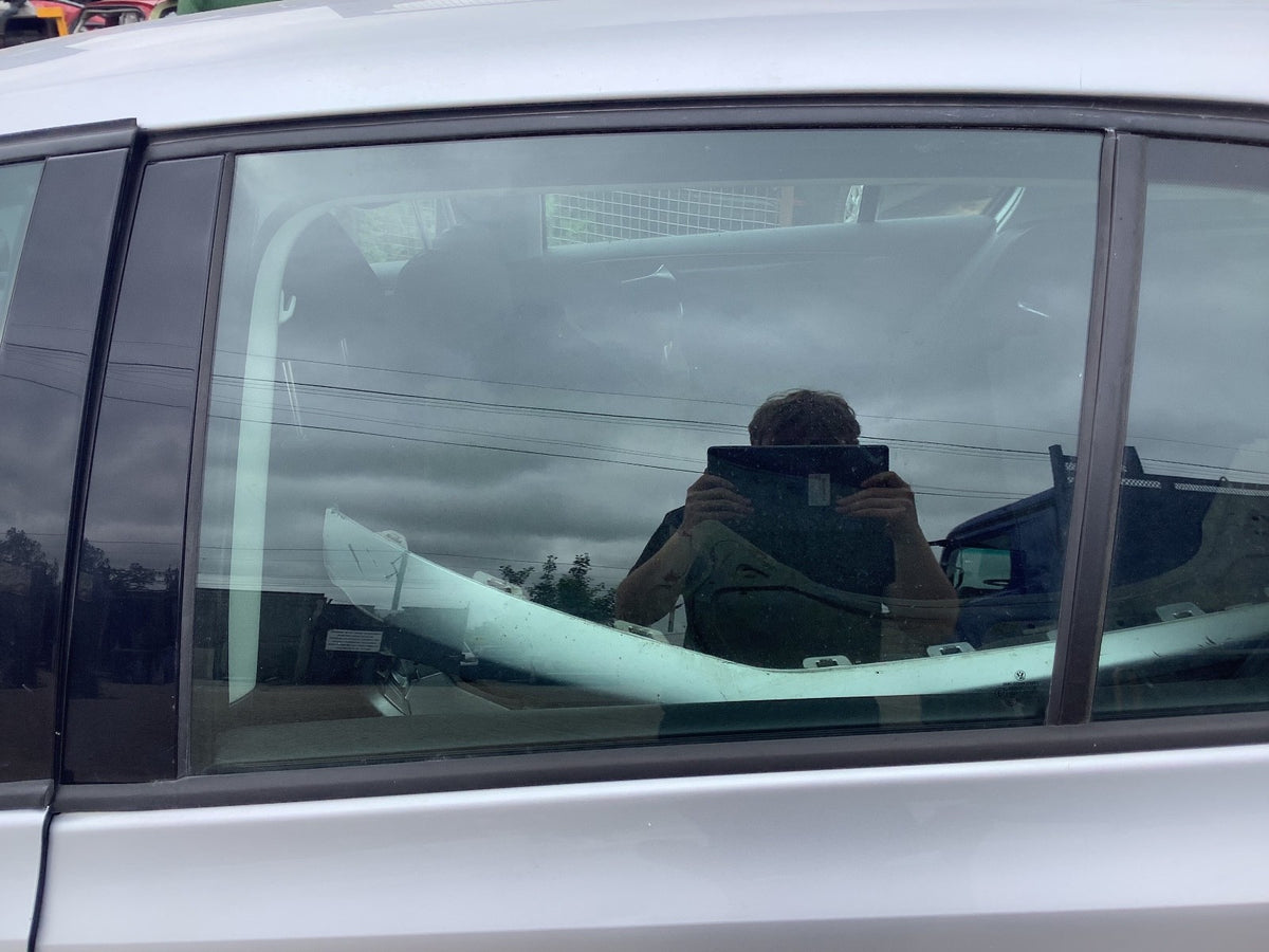 VOLKSWAGEN GOLF MK6 PASSENGER SIDE N/S REAR DOOR WINDOW GLASS 5 DOOR 2009 20120