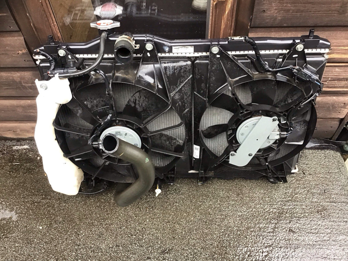 HONDA CIVIC MK9 1.8 PETROL AUTOMATIC RADIATOR FAN RAD PACK 2012 20174