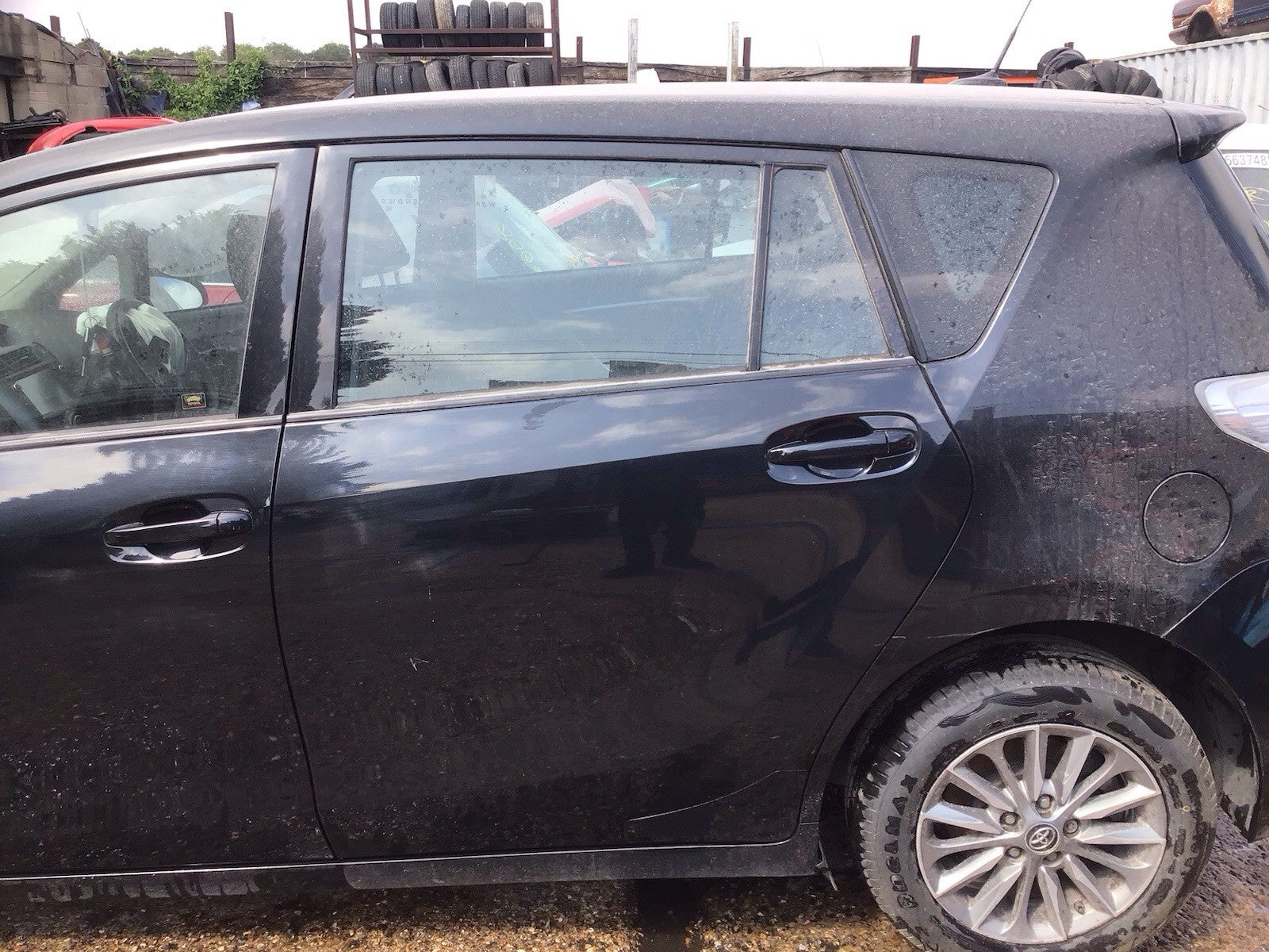 TOYOTA VERSO PASSENGER'S SIDE N/S REAR DOOR ECLIPSE BLACK CODE 209 2013 20181
