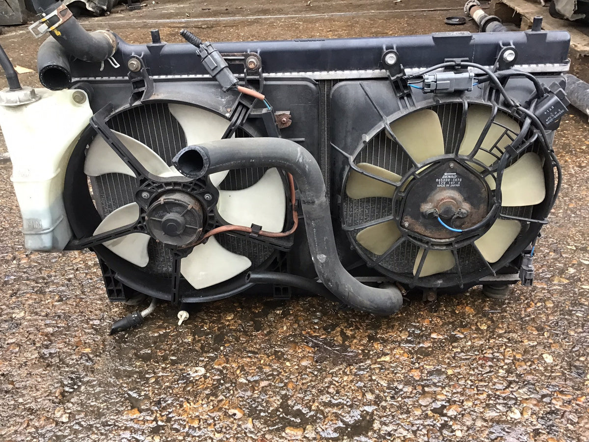 HONDA JAZZ MK2 1.4 PETROL AUTOMATIC RADIATOR FAN COWLING 2001 20088