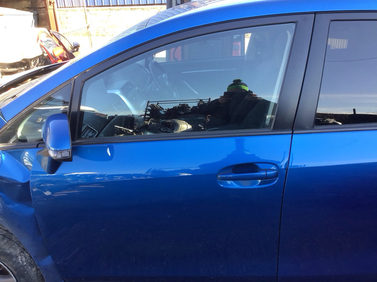 TOYOTA VERSO PASSENGER'S SIDE N/S FRONT DOOR BLUE STREAK METALLIC 8T7 2013 20183