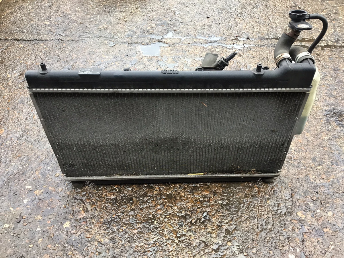 HONDA JAZZ MK2 1.4 PETROL AUTOMATIC RADIATOR FAN COWLING 2001 20083