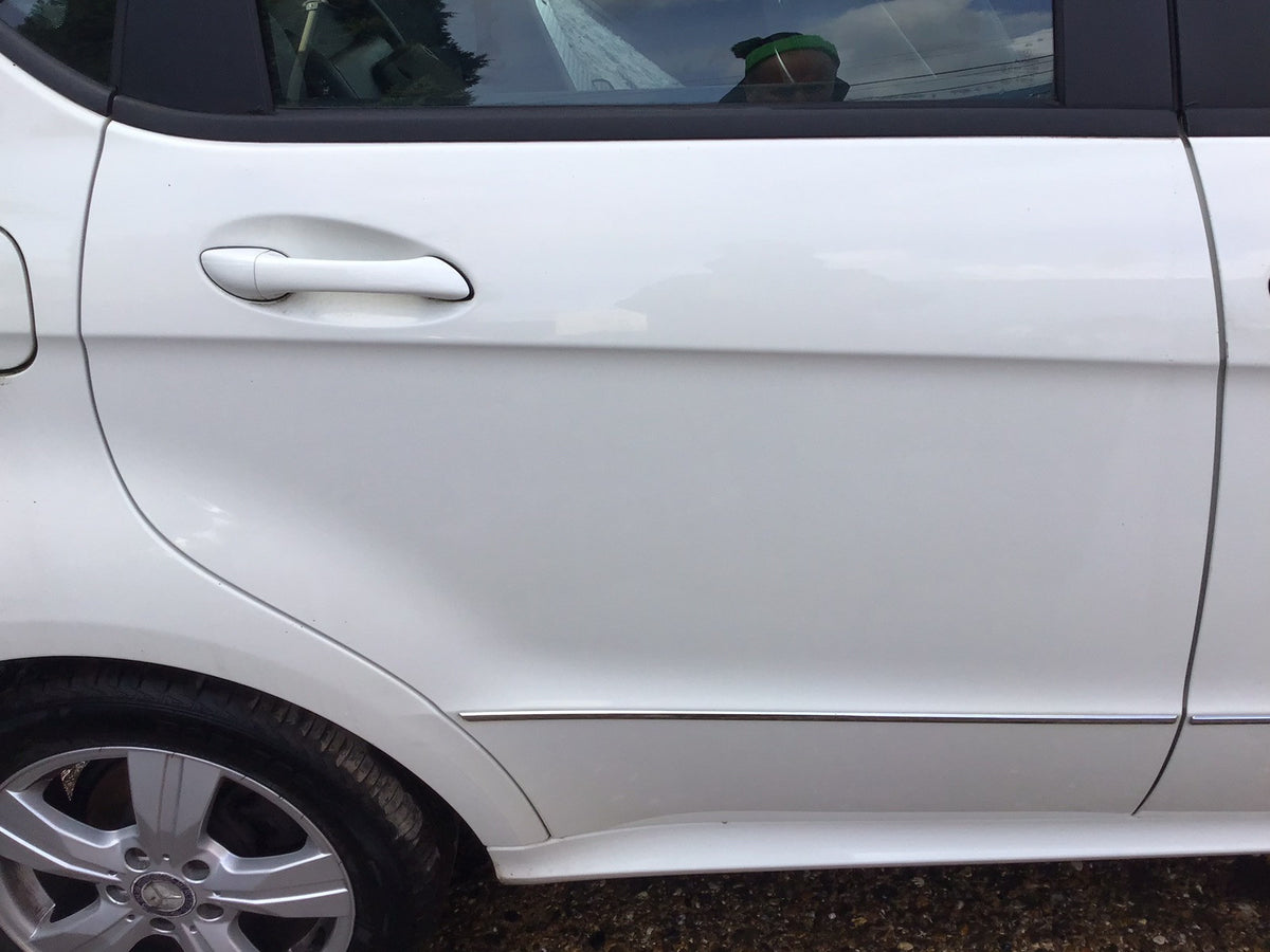 MERCEDES A CLASS W169 DRIVER'S SIDE O/S REAR DOOR CALCITE WHITE  650 2005 20123