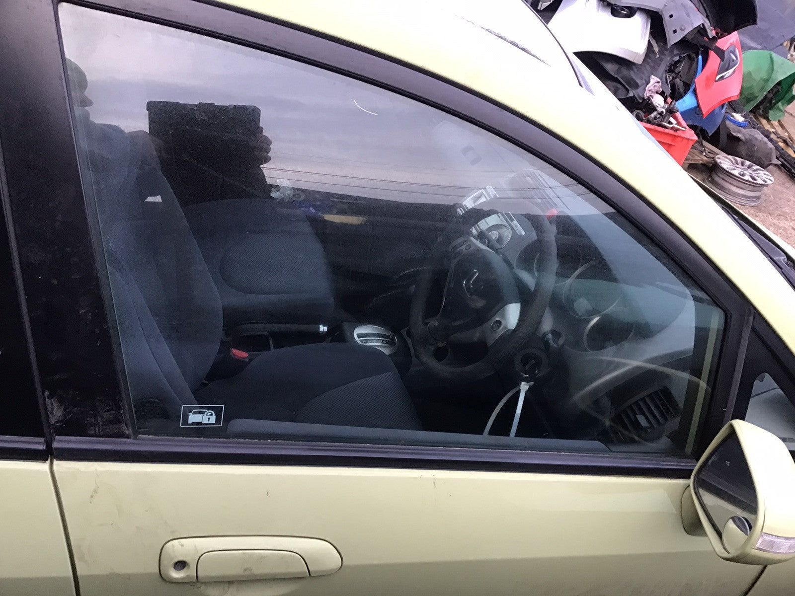 HONDA JAZZ MK2 DRIVERS SIDE FRONT WINDOW GLASS 2002 20081