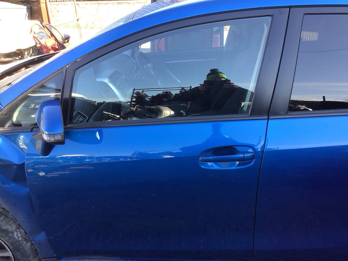TOYOTA VERSO PASSENGER'S SIDE N/S FRONT DOOR BLUE STREAK METALLIC 8T7 2013 20181