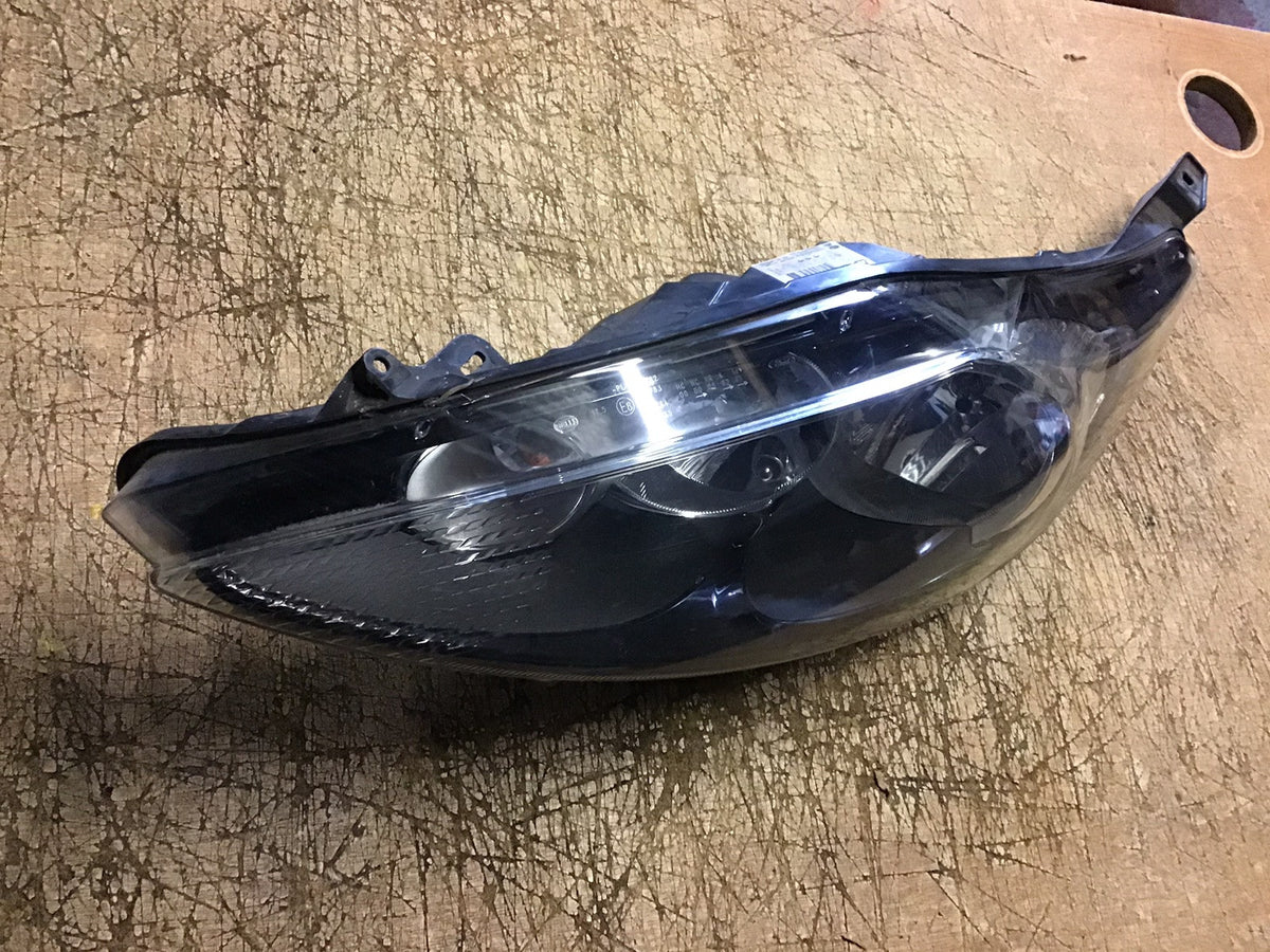 FORD FIESTA MK7 PASSENGER'S SIDE N/S HEADLIGHT 8A61 13W030 BJ 2009 20124