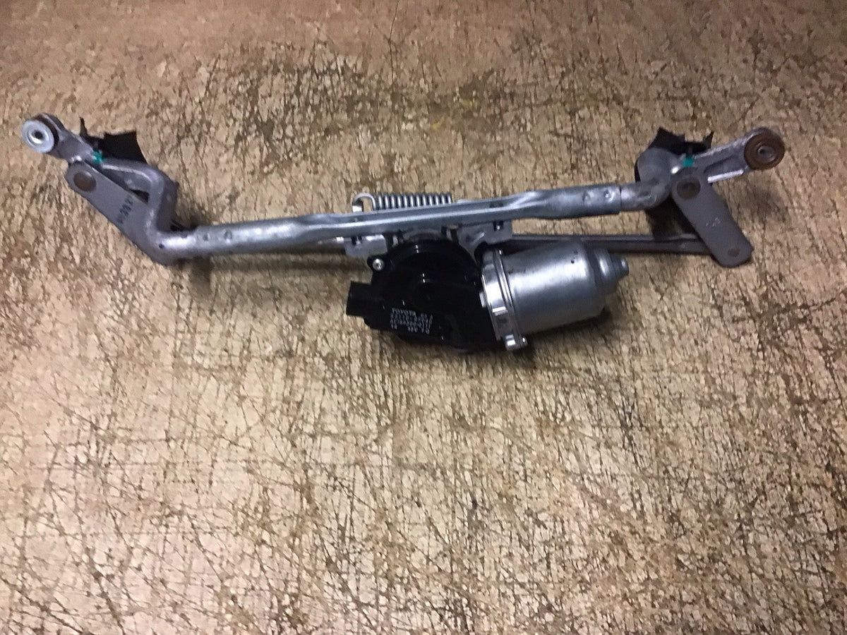 TOYOTA VERSO MK2 WIPER MOTOR AND LINKAGE 85110 0F040 2013 20187