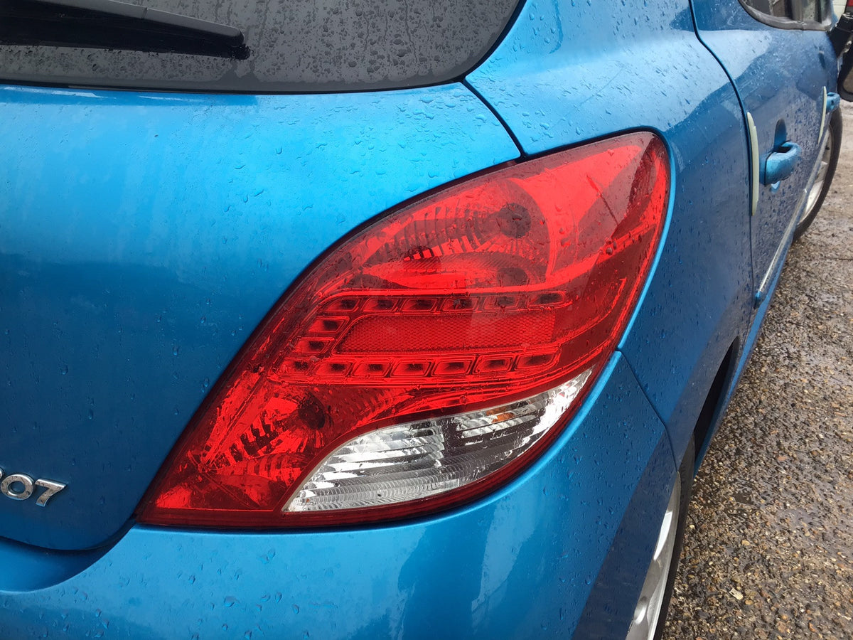 PEUGEOT 207 DRIVER'S SIDE O/S REAR LIGHT 2009 20126
