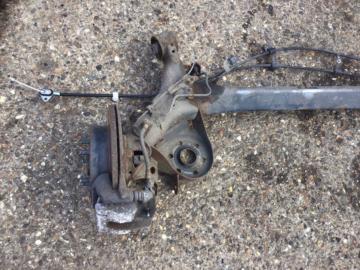 TOYOTA VERSO MK2 REAR AXLE BEAM DISC ABS 2013 20189
