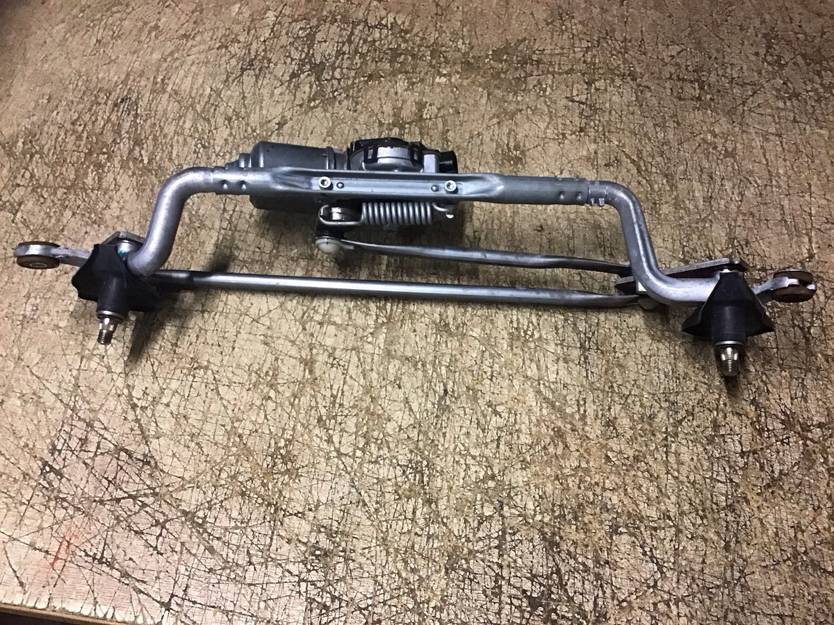 TOYOTA VERSO MK2 WIPER MOTOR AND LINKAGE 85110 0F040 2013 20189