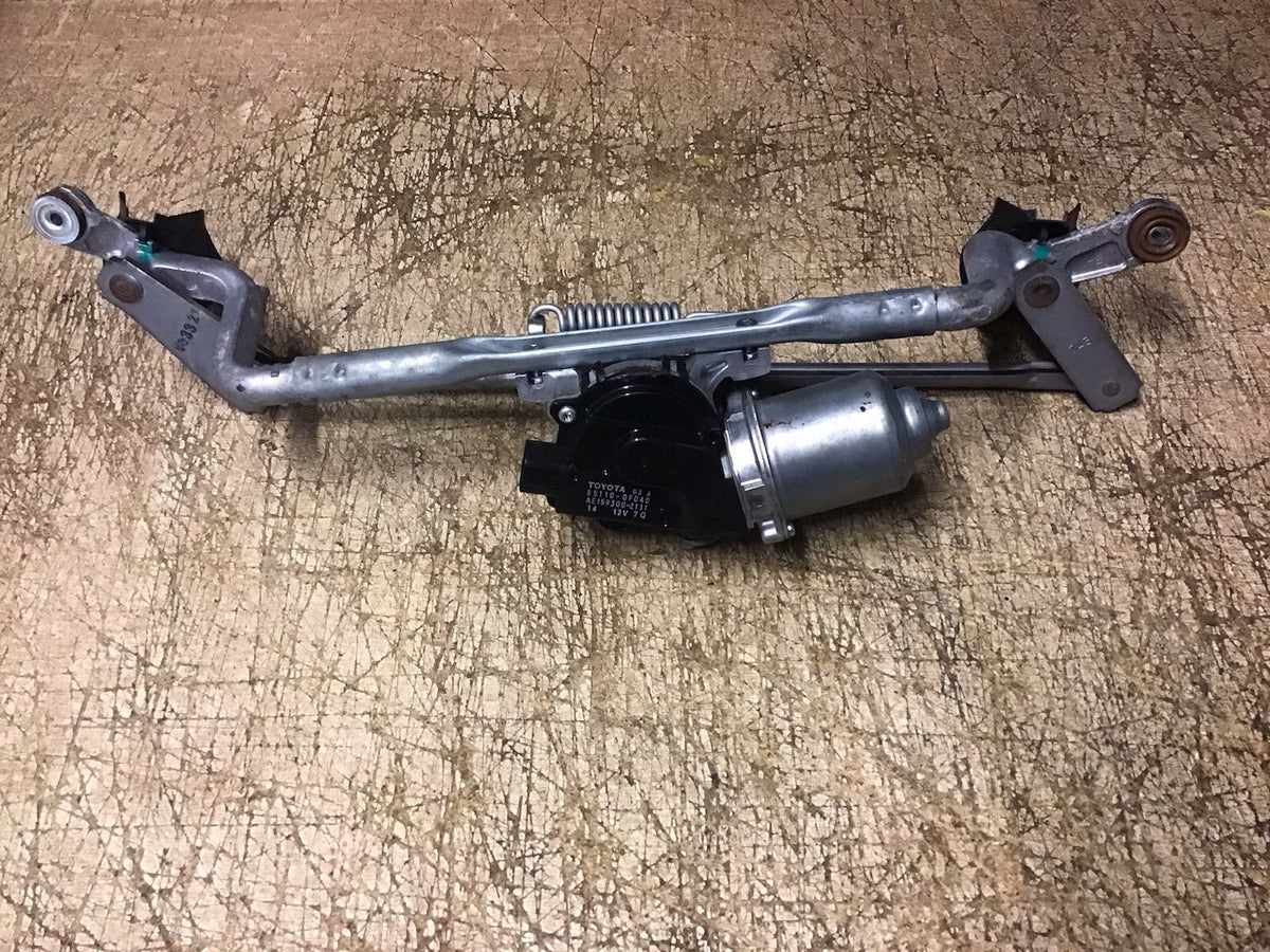 TOYOTA VERSO MK2 WIPER MOTOR AND LINKAGE 85110 0F040 2013 20180