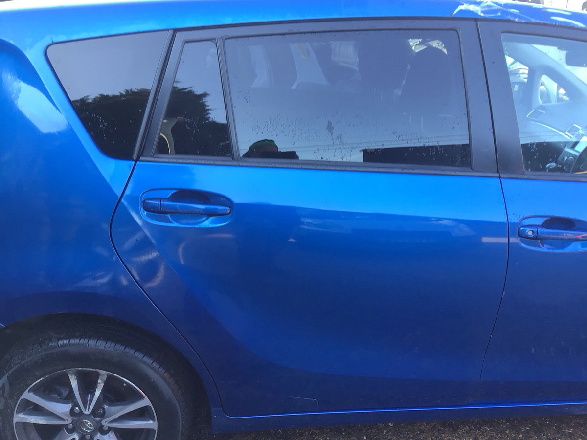 TOYOTA VERSO DRIVER'S SIDE O/S REAR DOOR BLUE STREAK METALLIC 8T7 2013 20182