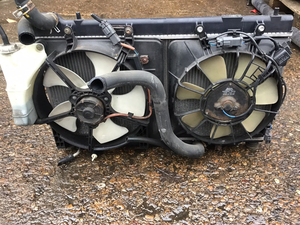 HONDA JAZZ MK2 1.4 PETROL AUTOMATIC RADIATOR FAN COWLING 2001 20081