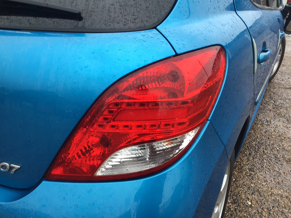 PEUGEOT 207 DRIVER'S SIDE O/S REAR LIGHT 2009 20124