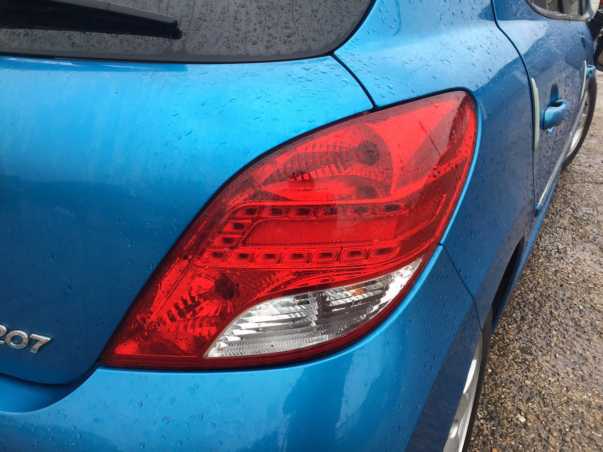 PEUGEOT 207 DRIVER'S SIDE O/S REAR LIGHT 2009 20127