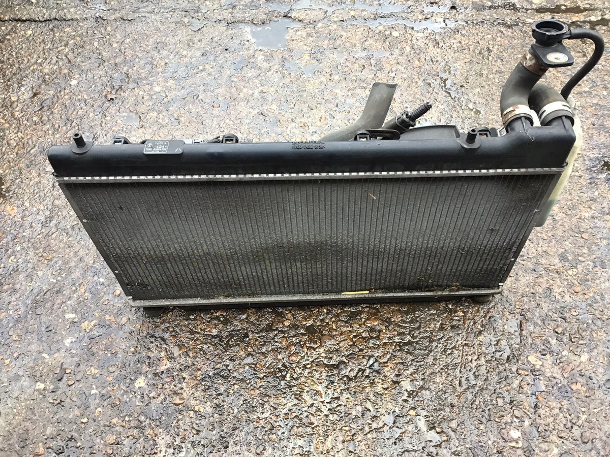 HONDA JAZZ MK2 1.4 PETROL AUTOMATIC RADIATOR FAN COWLING 2001 20086